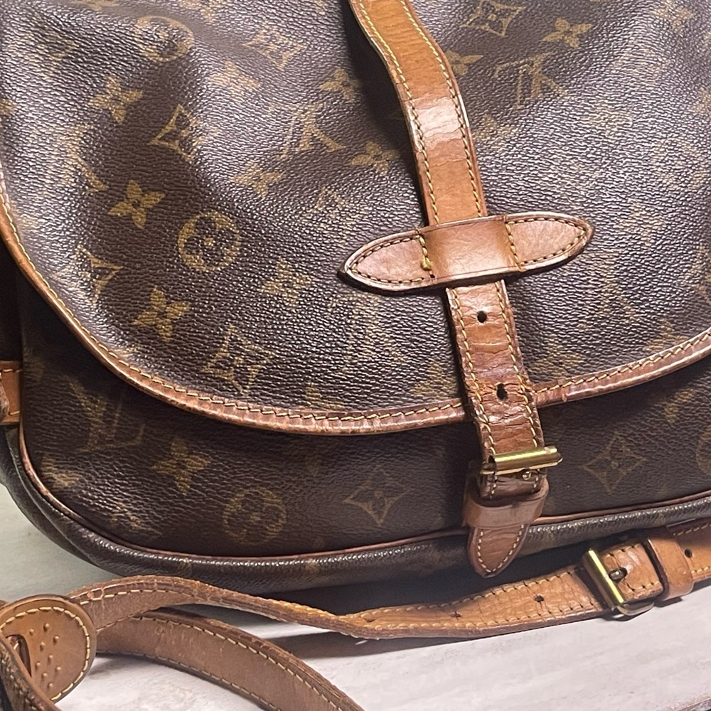 Louis Vuitton Brown Monogram Crossbody Bag - Picture 4 of 9